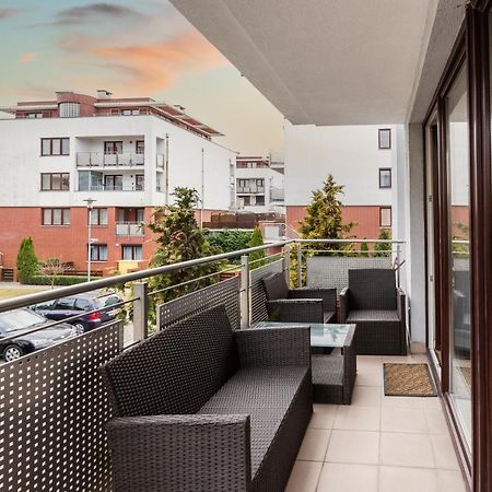 Przestrzenny Apartament 56M2 Z Tarasem - 2Homerent Колобжег Экстерьер фото